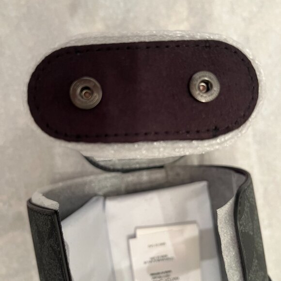 New Coach Watch Roll Case in Signature Canvas and Leather with Buckle Clโฆ - Picture 12 of 15